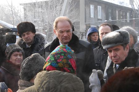 Мэрия Новосибирска начала расселение барака, на который Путин указал губернатору Юрченко