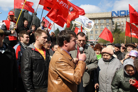 Новосибирские коммунисты недосчитались телеведущего в рядах своей фракции в заксобрании