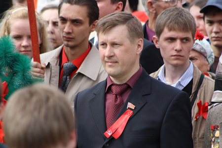 Новосибирские коммунисты начнут выборы губернатора флэшмобом в честь юбилея Сталинградской битвы