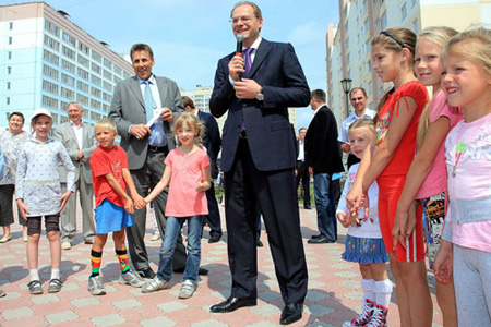 Новосибирские власти сделали детей обязательным условием для получения молодой семьей субсидии на покупку жилья