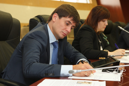 «Постараемся поставить везде молодежь»: ЛДПР собирает 600 делегатов на конференцию по выборам новосибирского координатора