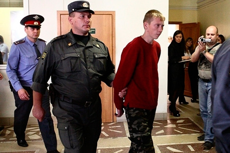Омский суд приговорил к 25 годам колонии убийцу пятилетней девочки, помешавшей ему изнасиловать семилетнюю подругу