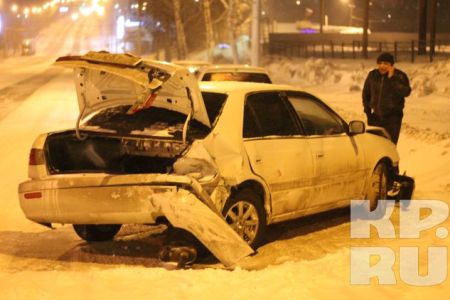 Пьяный полицейский устроил 8 марта в Новосибирске ДТП с четырьмя автомобилями и заявил, что его избили