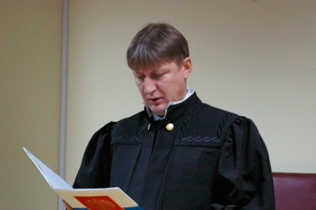 Председатель Бердского суда отрицает, что был остановлен ГИБДД за пьяную езду