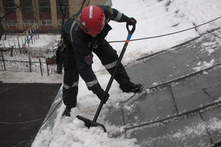 Крыши 98% многоквартирных домов в Новосибирске очищены от снега