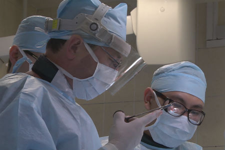 Новосибирские хирурги спасли от ампутации ног 85-летнюю пациентку с ишемией 