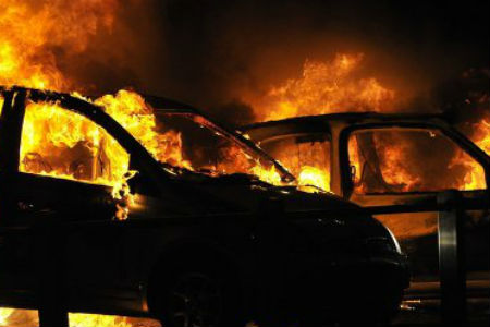 Ангарская полиция выясняет обстоятельства поджога автомобиля депутата 