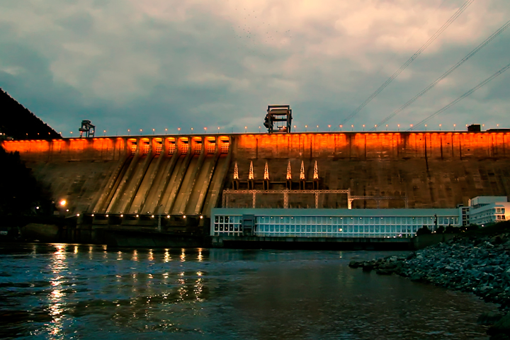 «Если бы не ГЭС, здесь бы всё уплыло»: энергетика на краю России