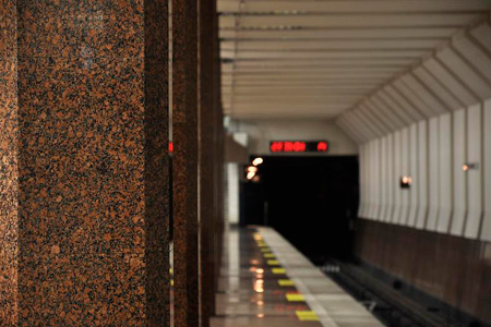 Новосибирского студента затянуло в тоннель метро на станции «Маршала Покрышкина»