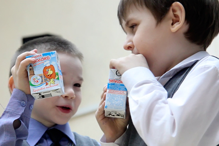 Дети стали реже болеть ОРЗ: новосибирский эксперт о запуске программы «Школьное молоко»