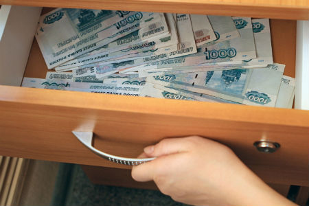 Замминистра в правительстве Приангарья подозревается в коррупции на 20 млн рублей 