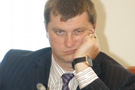 Глава департамента образования Омска задержан при получении взятки в размере 7000 рублей