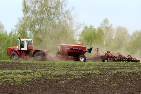 Предприятия САХО завершили сев зерновых в Новосибирской области
