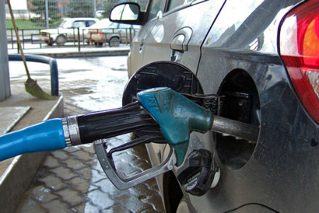 Стоимость бензина в Новосибирской области за год выросла на 11% 