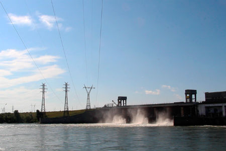 Новосибирская ГЭС возобновила холостые сбросы для обеспечения судоходных уровней