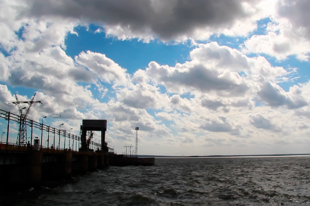 Новосибирская ГЭС потребовала прекратить жилую застройку вблизи плотины 