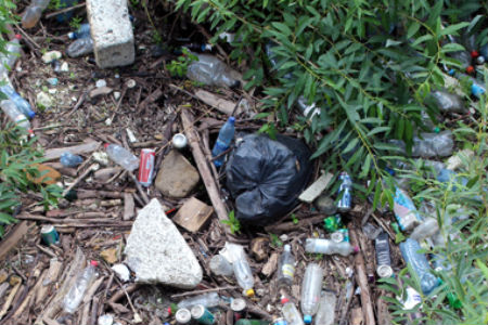 Пакет с мусором, выброшенный из окна жилого дома, убил прохожего в Кызыле 