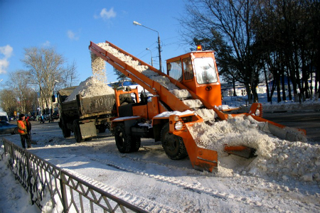 Мэрия Новосибирска приобрела новую технику для уборки снега