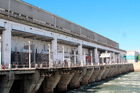 Новосибирская ГЭС требует от «Кварсиса» заключение проектировщика о безопасности стройки рядом с плотиной 