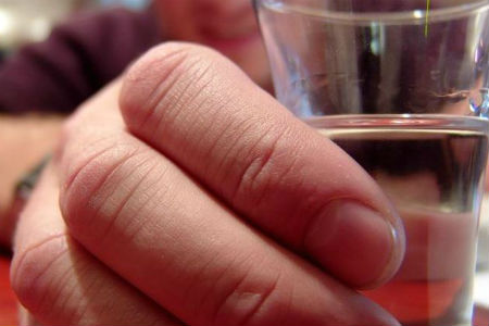 Погибшие на катере в Братске могли отравиться суррогатным алкоголем — СК