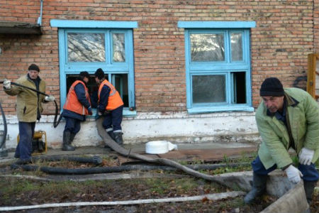 Следователи проводят обыски в КБУ Бердска по делу о мошенничестве при ремонте коллектора