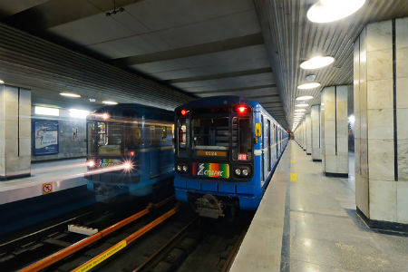 Движение в новосибирском метро остановилось из-за человека на рельсах
