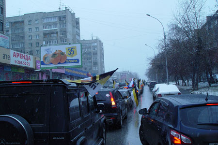Новосибирские националисты начали отмечать 4 ноября с «Русского автопробега» (фото)