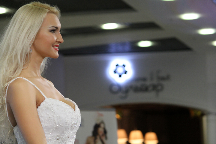 Сноха Александра Карелина заняла второе место в конкурсе «Миссис Россия-2013»