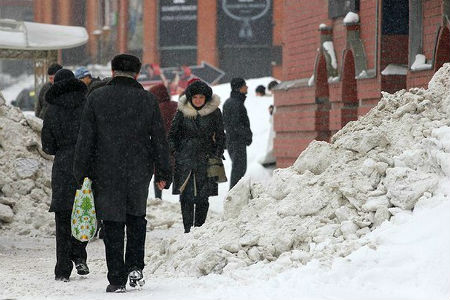 Жвачкин поручил мэру Томска купить технику для очистки тротуаров от снега