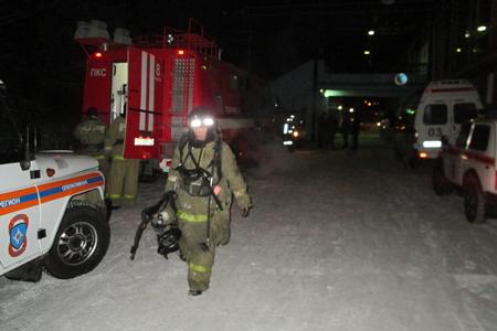 Краевая больница загорелась в Чите, из здания спасены более 100 человек