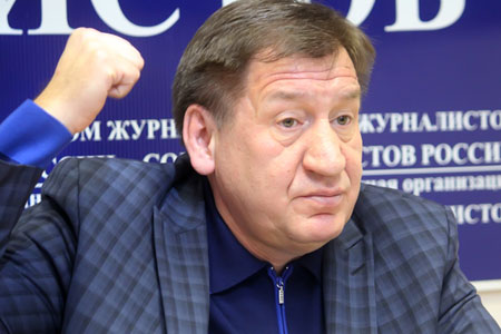 Иван Стариков сдал документы в избирком Новосибирска для регистрации кандидатом в мэры