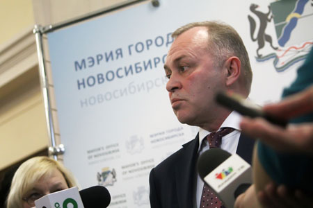 Мэрия Новосибирска рассчитывает договориться с Минобороны о переносе барахолки к середине года