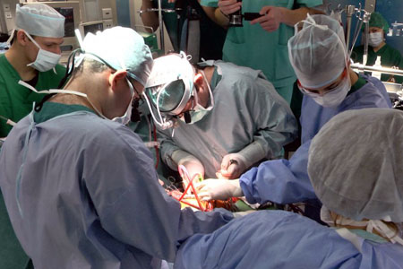 Новосибирские врачи прооперировали 74-летнего пациента с тромбоэмболией легочной артерии