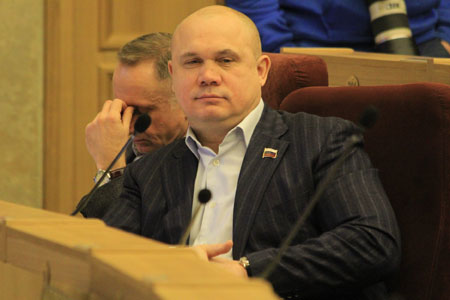 «Давайте решать вместе и не на митингах»: Юрченко и депутаты обсудили капремонт, тарифы и анонимки