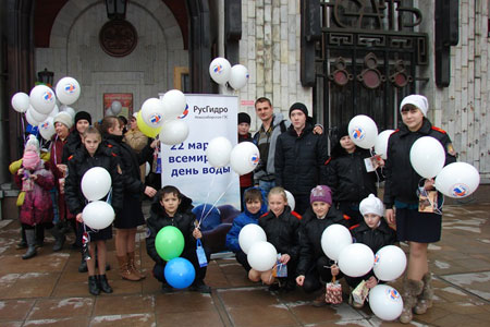 Театр кукол и Новосибирская ГЭС показали детям спектакль про Обинушку