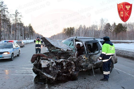 Три автомобиля столкнулись под Новосибирском, погиб мужчина