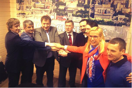 Пять кандидатов в мэры Новосибирска снимаются с выборов в пользу Локтя