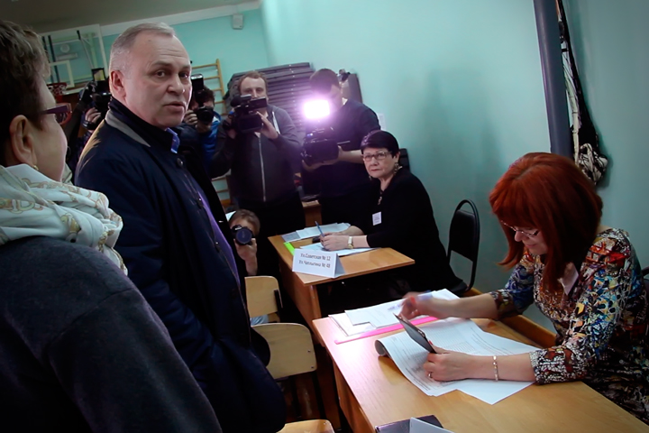 Владимир Знатков считает ясную погоду в день выборов «хорошим знаком» 