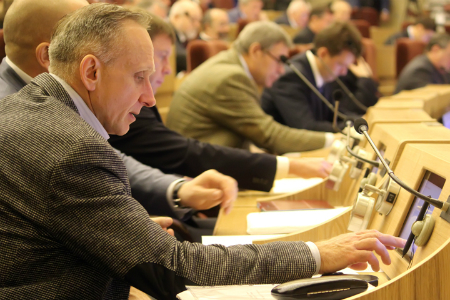 Депутаты заксобрания хотят контролировать новое правительство Владимира Городецкого