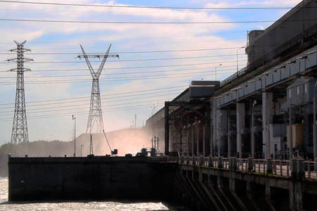 Новосибирская ГЭС увеличила расход воды через свои агрегаты