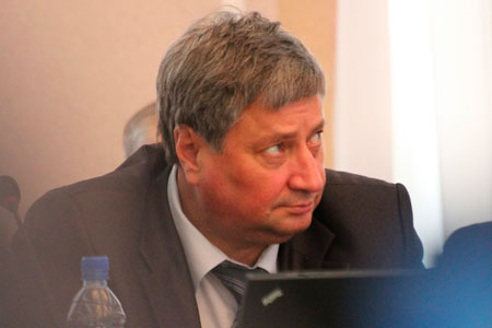 Андрей Андрейченко: 240 сирот должны получить квартиры в Новосибирске