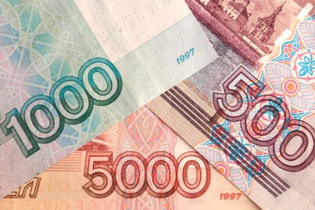 Омская пенсионерка нашла на улице пакет с фальшивыми купюрами