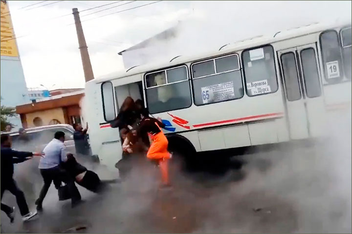По факту ЧП с автобусом в Красноярске возбудили уголовное дело о нарушении правил дорожного движения