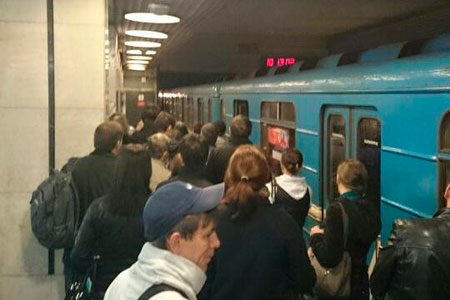 Самоубийство на «Речном вокзале» остановило работу новосибирского метро