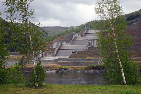 Саяно-Шушенская ГЭС во время паводка работает в штатном режиме