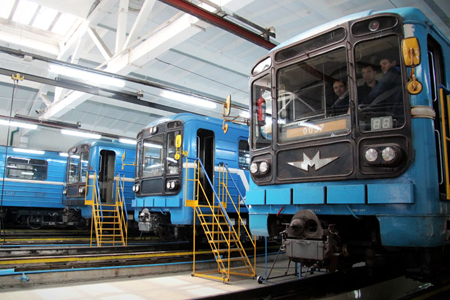 Составы новосибирского метро удлинят на фоне падения пассажиропотока