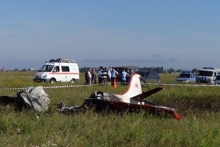 Два человека погибли при крушении самолета в Новосибирской области