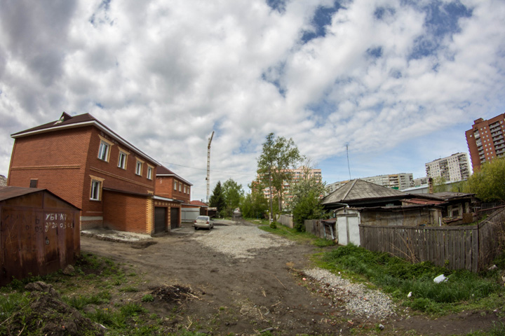 Мэрия Новосибирска насчитала 129 участков с незаконными многоквартирными домами