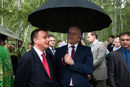 Омский губернатор отобрал экономику и энергетику у своего первого зама
