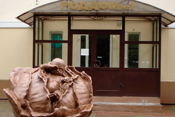 Санитарка родильного дома в Томске, торгуя героином, хранила его в шкафчике на работе